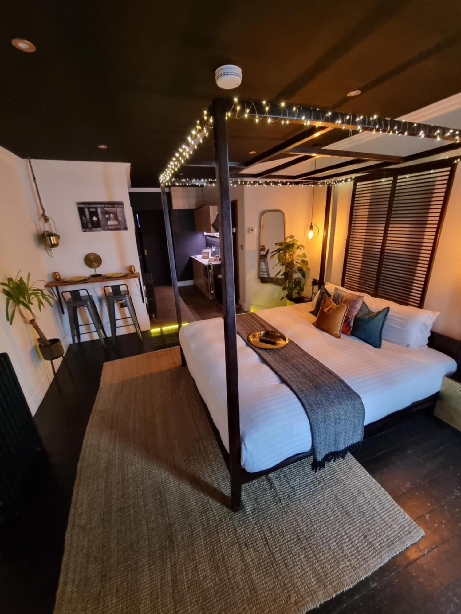 The Penny Black Apartment With Indoor Hot Tub Slamannan Esterno foto